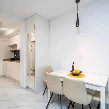 Luxury Downtown West *