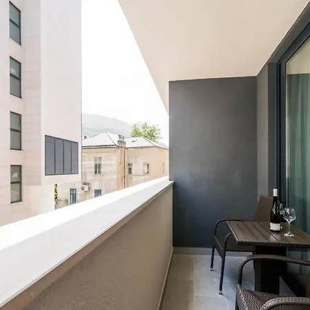 Luxury Downtown West *