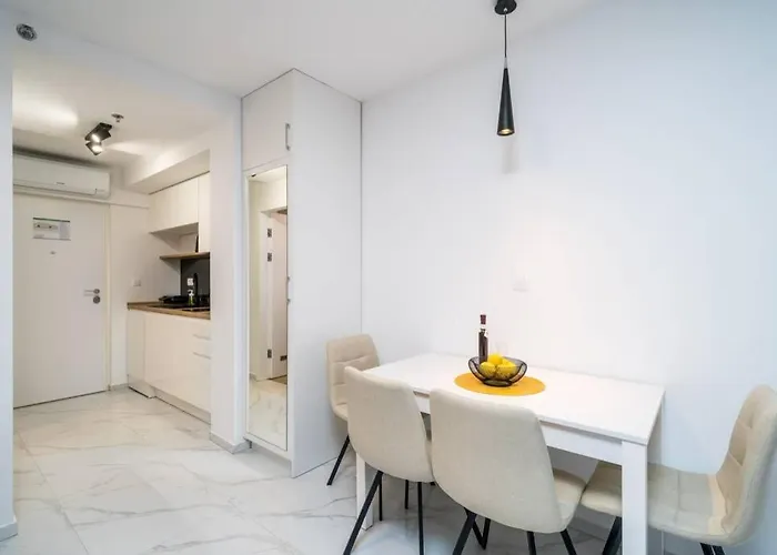 Luxury Downtown West *