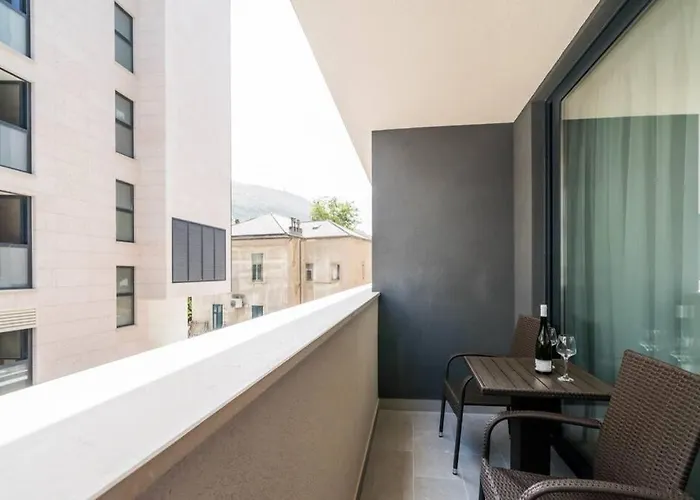 Luxury Downtown West *