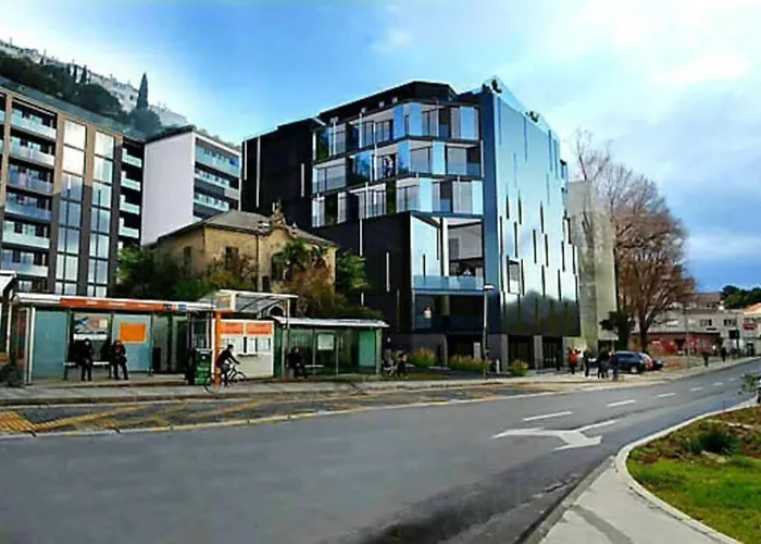 Luxury Downtown West * Ragusa