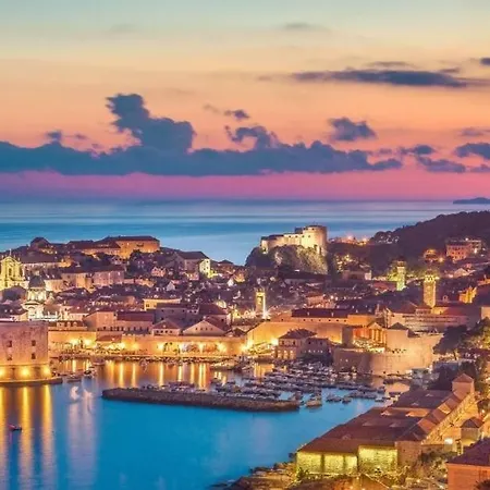 Luxury Downtown West